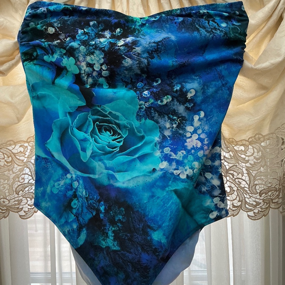 .Gottex strapless ladies bathing suit